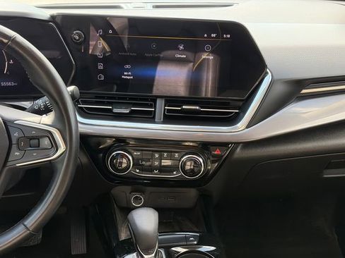 Used 2025 Chevrolet Trax ACTIV w/ Sunroof Package FWD image 14