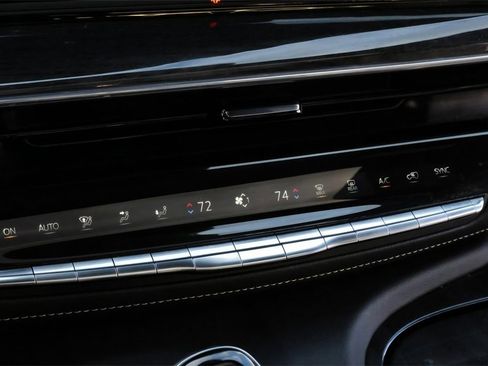 Used 2024 Cadillac Escalade ESV Premium Luxury image 37