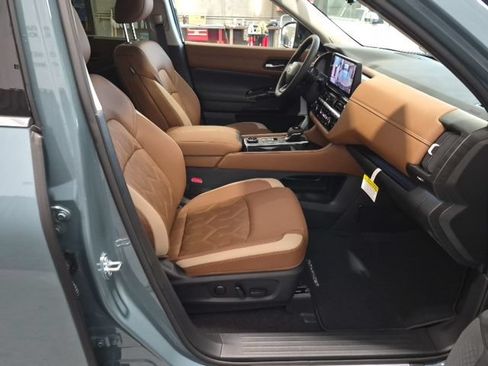 New 2026 Nissan Pathfinder Platinum AWD/4WD image 27