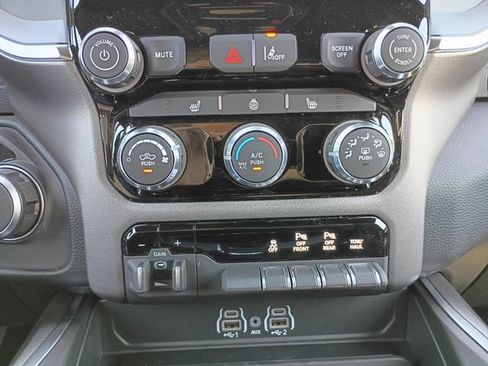 New 2026 RAM 1500 Big Horn AWD/4WD image 18