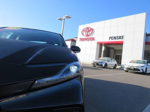 Certified 2026 Toyota Camry SE image 4