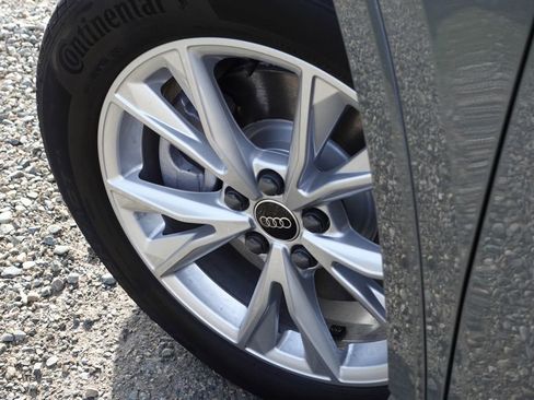 New 2025 Audi Q3 2.0T Premium image 13