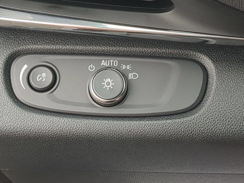 Certified 2025 Buick Envista Sport Touring w/ Convenience I Package FWD image 16