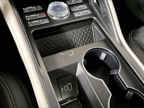 Used 2024 Lincoln Nautilus Reserve image 33