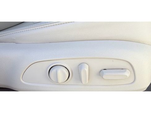 Used 2021 GMC Acadia Denali w/ Denali Technology Package image 23