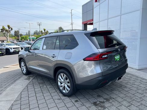 New 2026 Toyota Grand Highlander AWD image 3