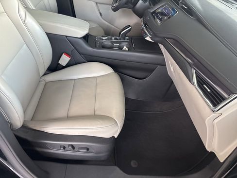 Used 2022 Cadillac XT4 Luxury image 32