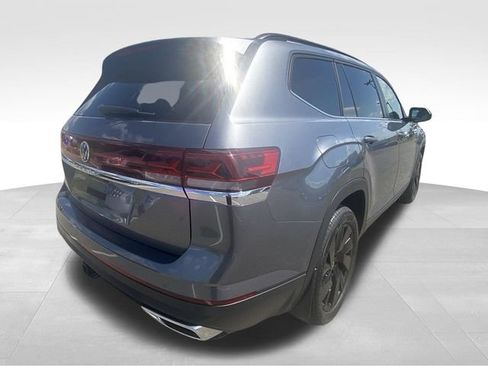 Used 2025 Volkswagen Atlas SE FWD image 9