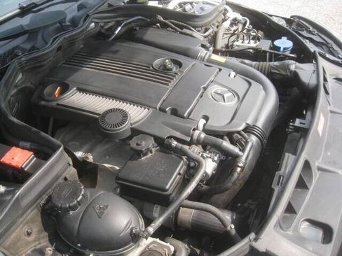 Used 2013 Mercedes-Benz C 250 Sedan image 34