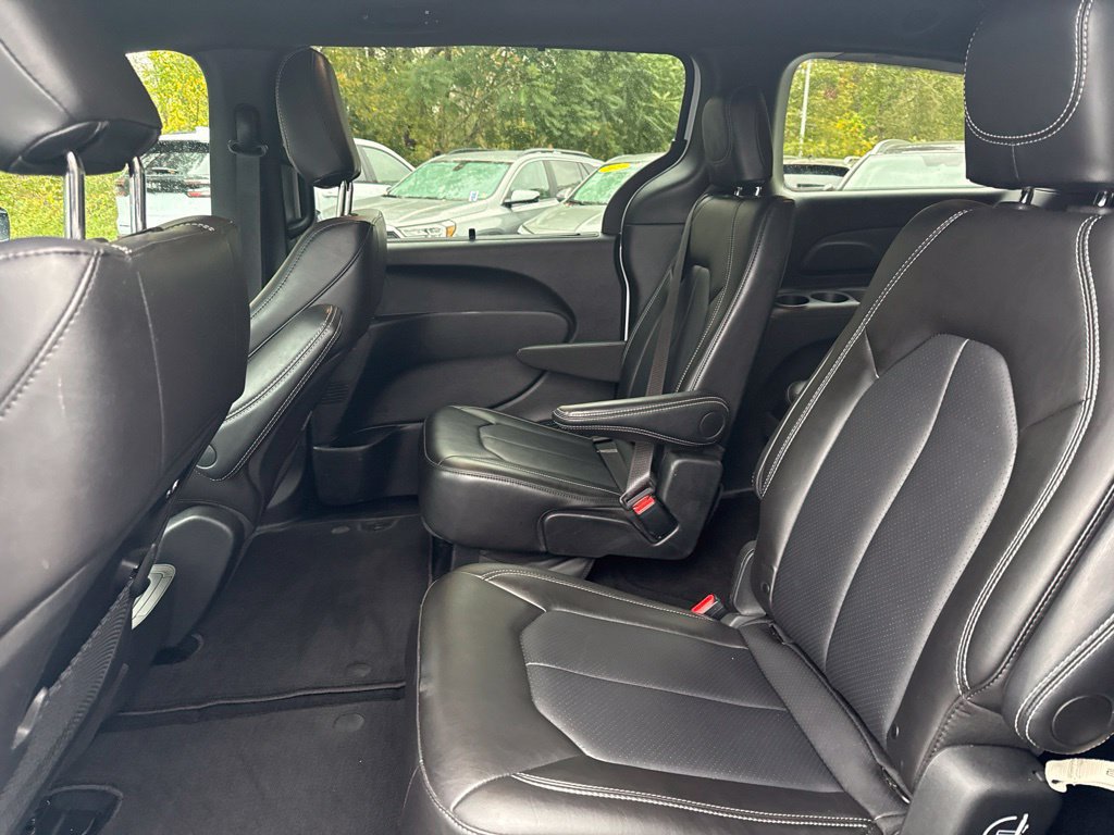 Used 2026 Chrysler Pacifica Select FWD image 12