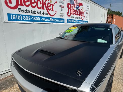 Used 2021 Dodge Challenger R/T Scat Pack w/ T/A Package RWD image 9