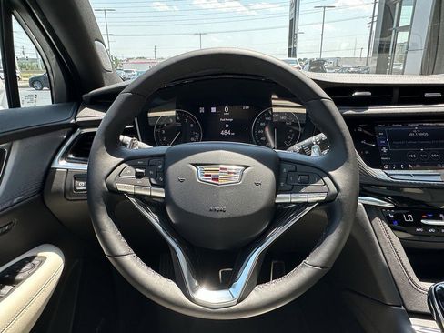 New 2025 Cadillac XT6 Sport w/ Technology Package image 11