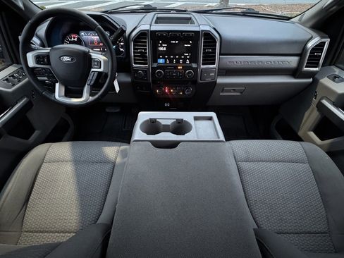 Used 2017 Ford F250 XLT w/ XLT Premium Package image 12