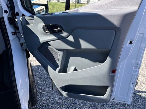 Used 2019 Ford Transit 250 130 Low Roof RWD image 25
