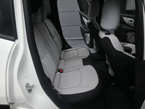 Used 2022 Jeep Renegade Latitude image 6