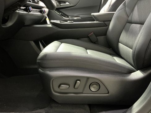 New 2026 Chevrolet Equinox LT w/ Convenience Package II image 22