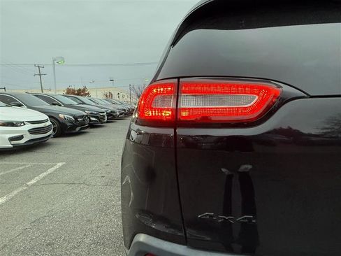 Used 2014 Jeep Cherokee Limited image 12