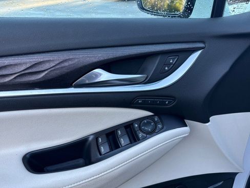 Used 2022 Buick Enclave Avenir image 19
