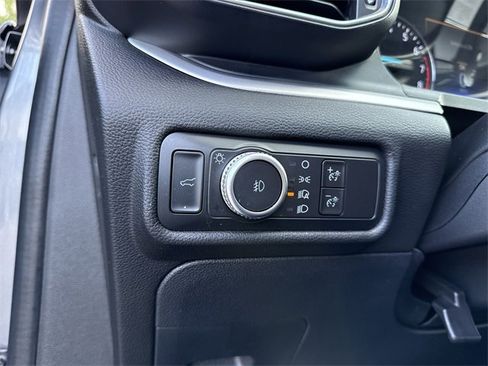 Used 2022 Ford Explorer XLT w/ Equipment Group 202A image 33