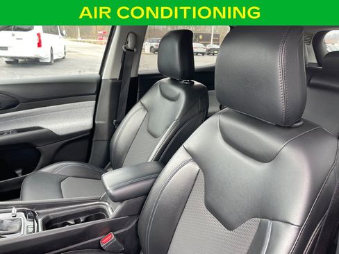 Used 2022 Jeep Compass Latitude image 16