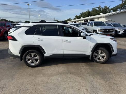 Used 2023 Toyota RAV4 XLE w/ Convenience Package FWD image 4