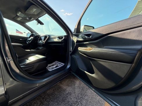 Used 2020 GMC Acadia SLE FWD image 23