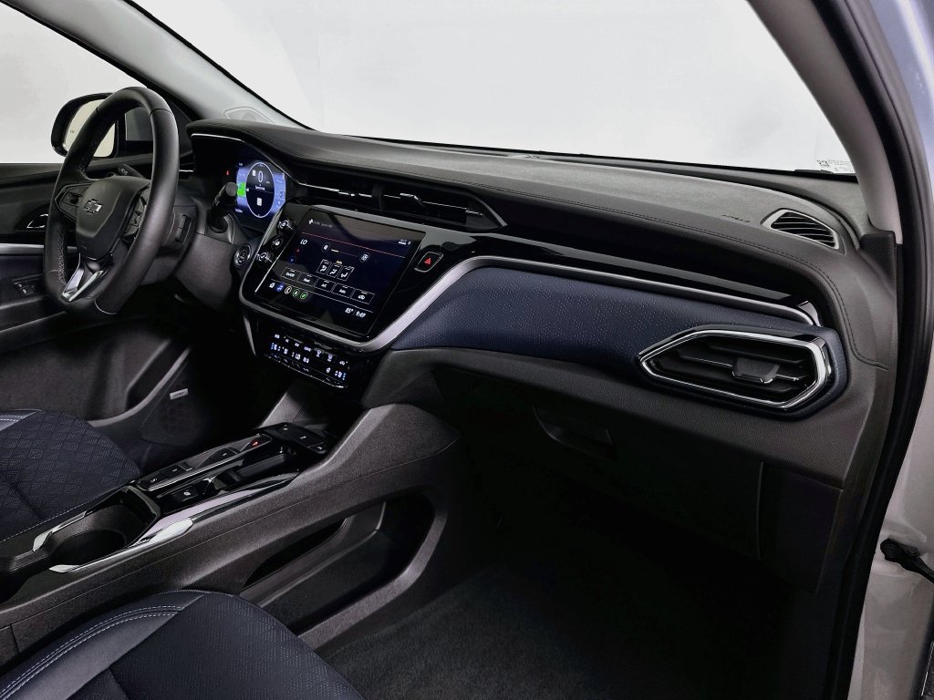 Used 2023 Chevrolet Bolt EUV Premier w/ Sun & Sound Package FWD image 28