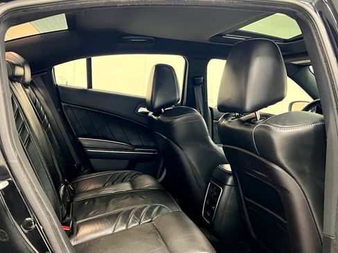 Used 2016 Dodge Charger SRT w/ Technology Group image 31