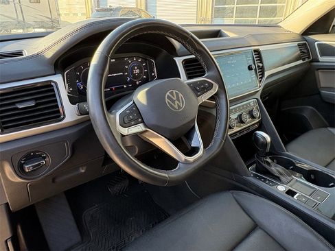 Used 2023 Volkswagen Atlas SE image 15