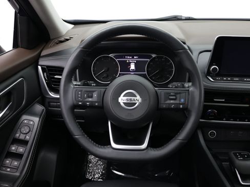 Used 2021 Nissan Rogue SV w/ Premium Package FWD image 29