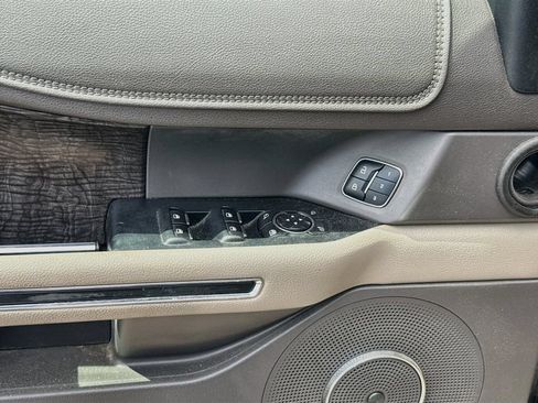 Used 2018 Ford Expedition Max Limited RWD image 19