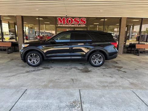 Certified 2023 Ford Explorer XLT w/ Equipment Group 202A image 7