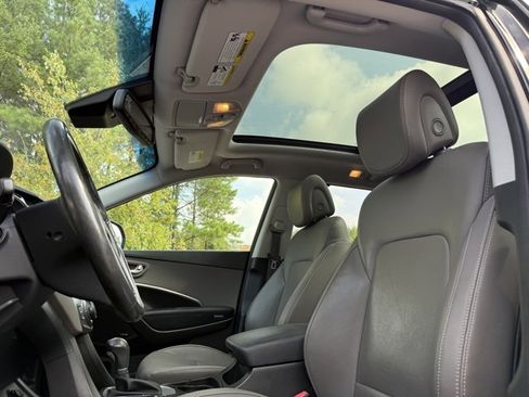 Used 2018 Hyundai Santa Fe Limited image 23