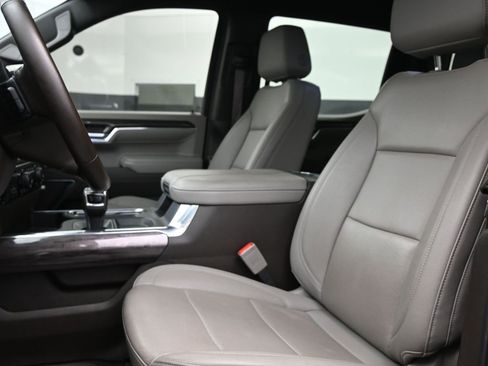 Used 2024 Chevrolet Silverado 1500 LTZ w/ LTZ Premium Package image 11