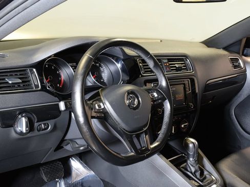 Used 2018 Volkswagen Jetta Sport FWD image 11