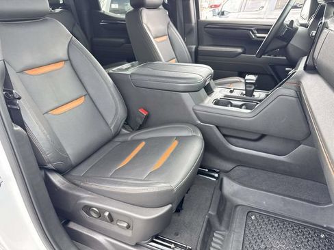 Used 2024 GMC Sierra 1500 AT4 w/ Technology Package AWD/4WD image 11