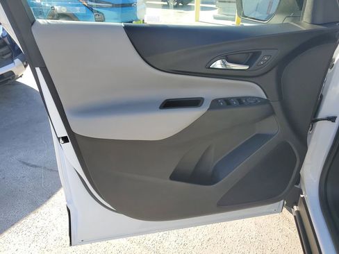 Used 2023 Chevrolet Equinox LS w/ Sport Edition image 18