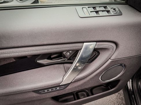 Used 2022 Land Rover Discovery Sport S image 24