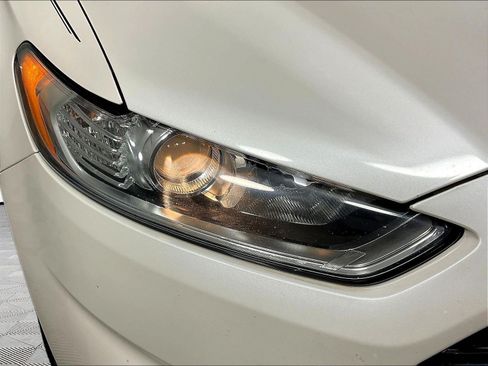 Used 2016 Ford Fusion SE w/ Equipment Group 202A FWD image 31
