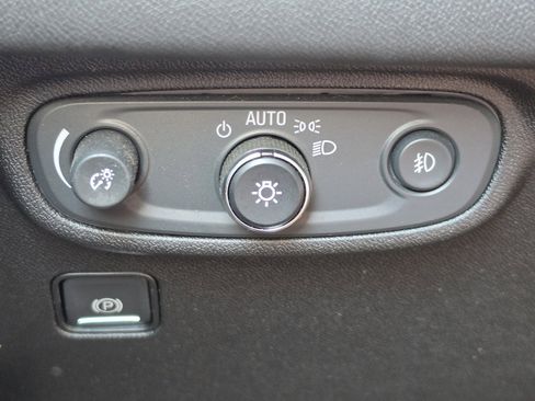 Used 2019 GMC Terrain Denali w/ Advanced Safety Package AWD/4WD image 20