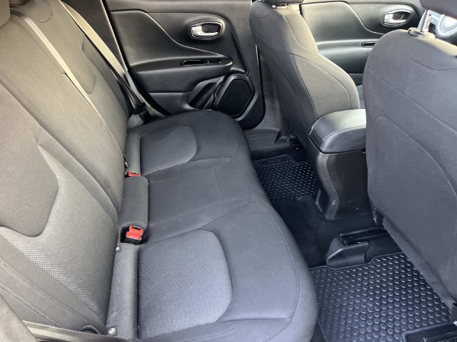 Used 2023 Jeep Renegade Latitude AWD/4WD image 20