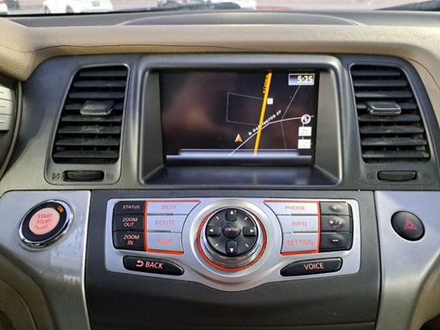 Used 2011 Nissan Murano LE w/ Navigation Pkg image 21