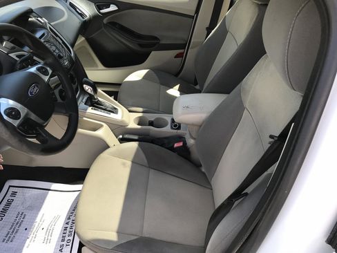 Used 2013 Ford Focus SE w/ Interior Protection Pkg FWD image 9