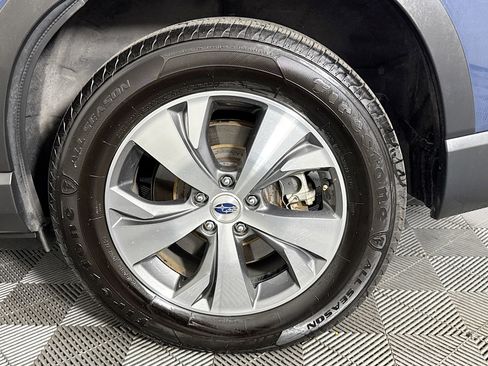 Used 2024 Subaru Ascent Premium w/ Convenience Package image 36