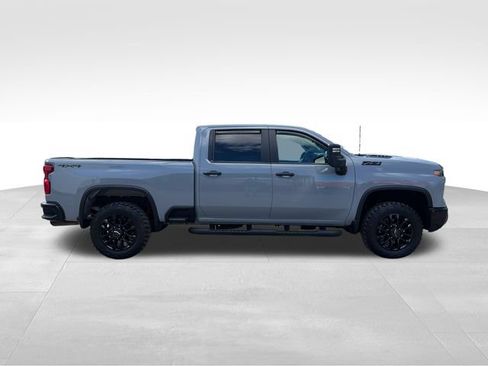 Used 2025 Chevrolet Silverado 2500 Custom w/ Custom Convenience Package AWD/4WD image 2