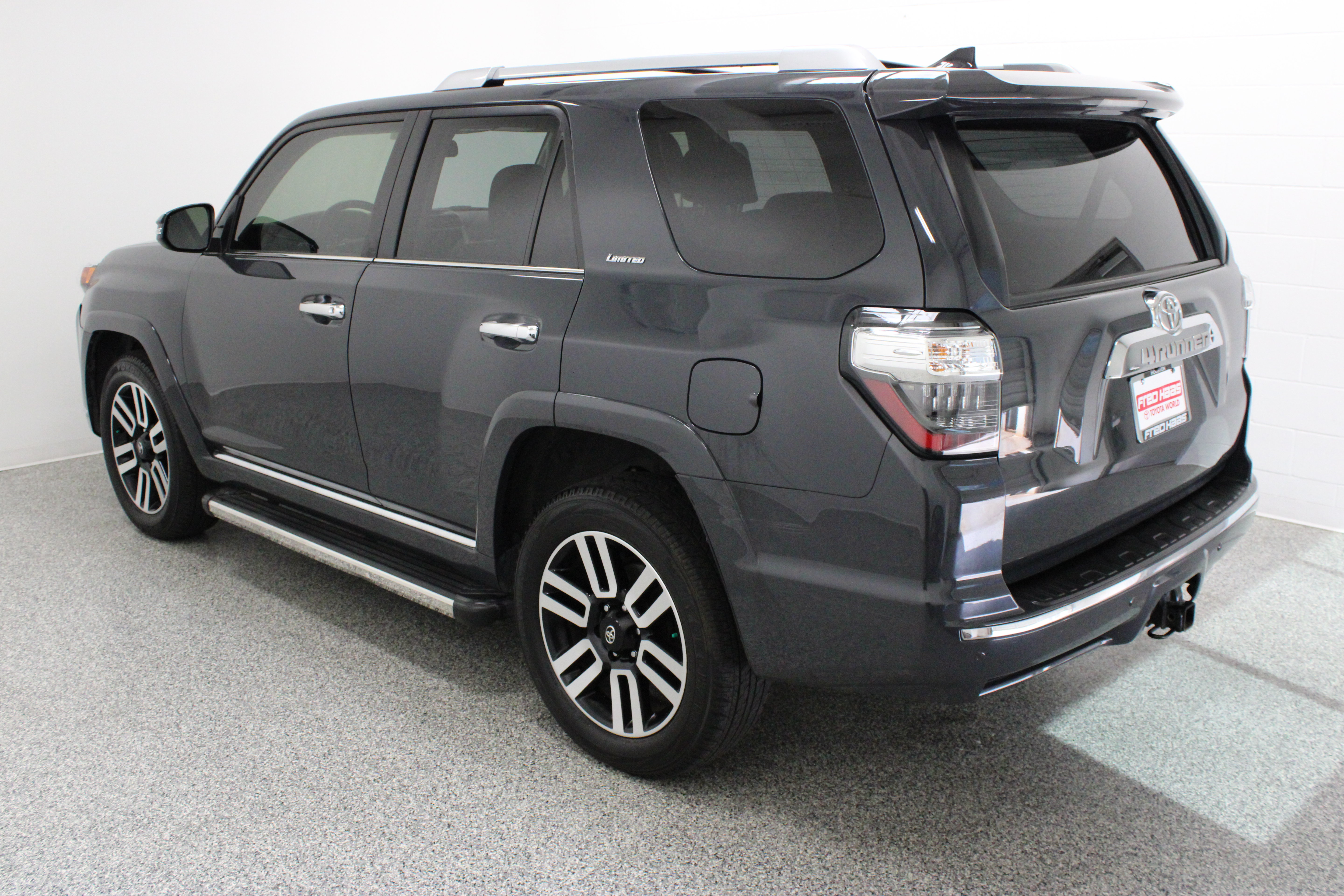 Used 2024 Toyota 4Runner Limited AWD/4WD image 9