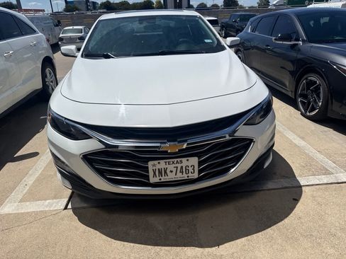 Used 2023 Chevrolet Malibu LT FWD image 2