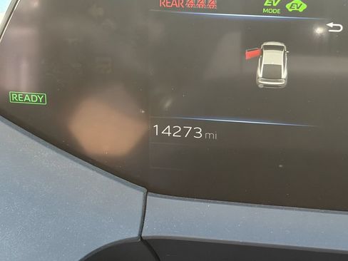 Used 2024 Toyota Prius Prime FWD image 12