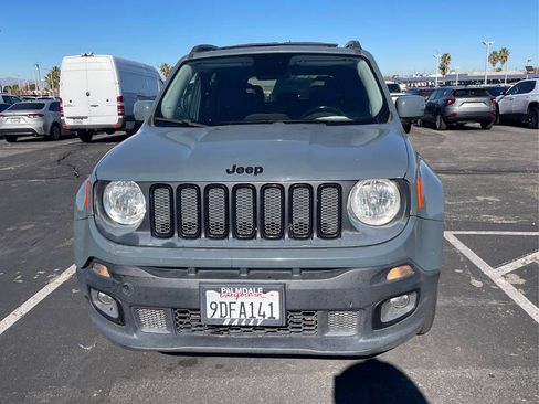 Used 2017 Jeep Renegade Altitude image 2