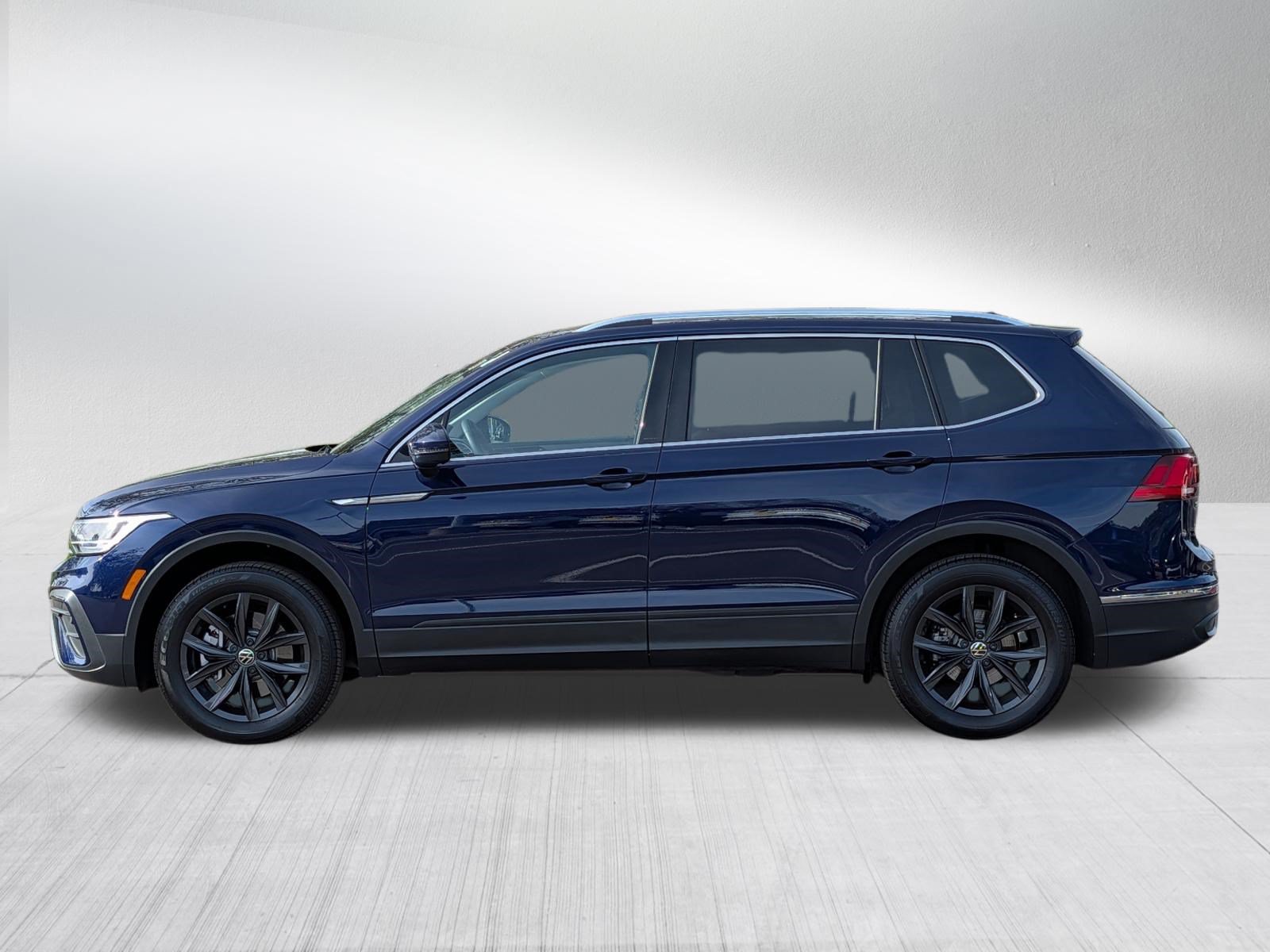 Certified 2024 Volkswagen Tiguan SE AWD/4WD image 4